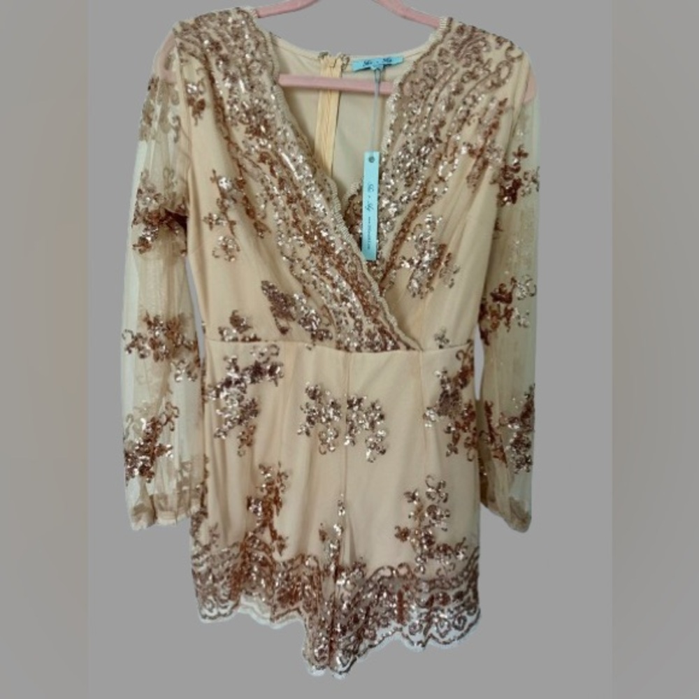 NWT! She + Sky Sequin Embellished Mesh Overlay Mini Floral Romper Medium - Picture 8 of 9